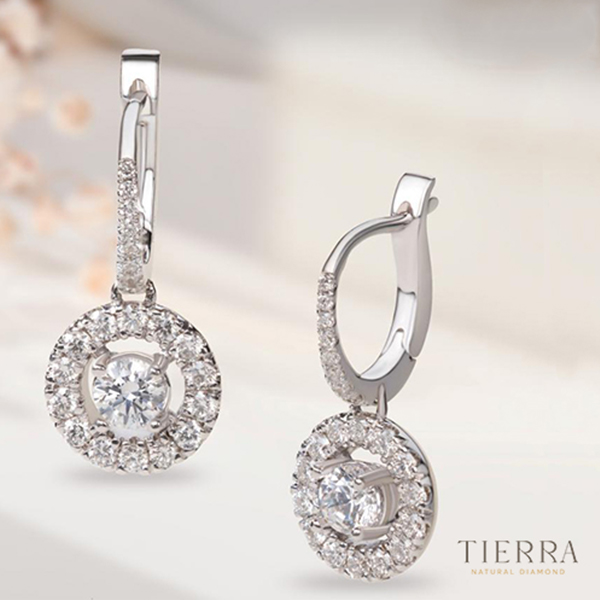 Bông tai dáng dài mang đến vẻ hiện đại và quyến rũ